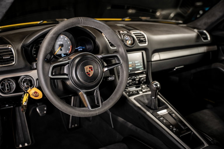 Porsche 981 Cayman GT4
