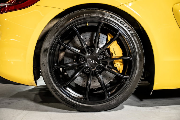 Porsche 981 Cayman GT4