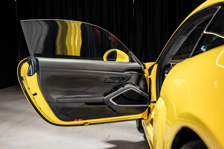 Porsche 981 Cayman GT4