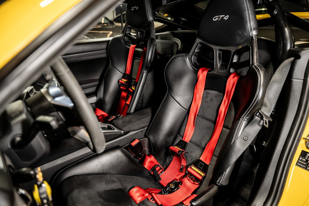Porsche 981 Cayman GT4