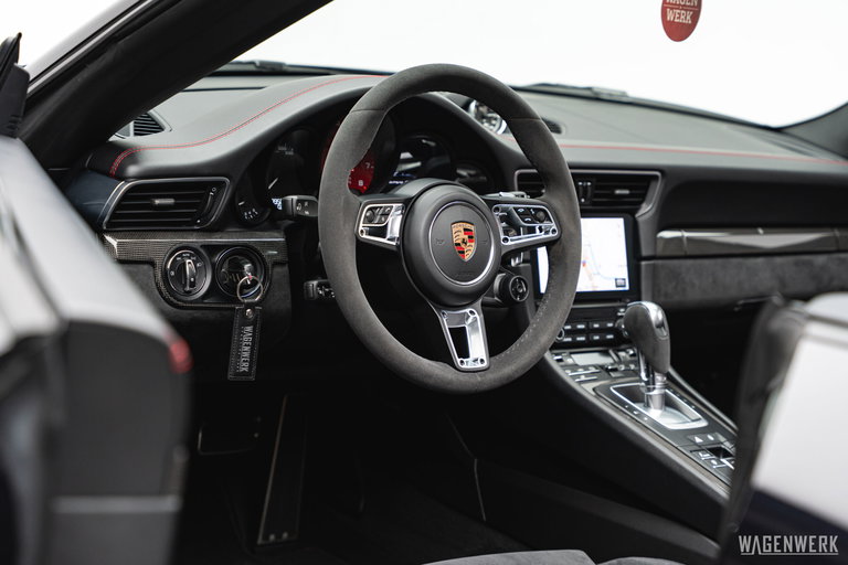 Porsche 991.2 Carrera GTS
