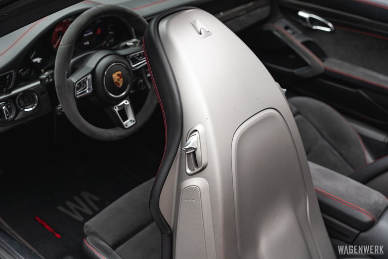 Porsche 991.2 Carrera GTS