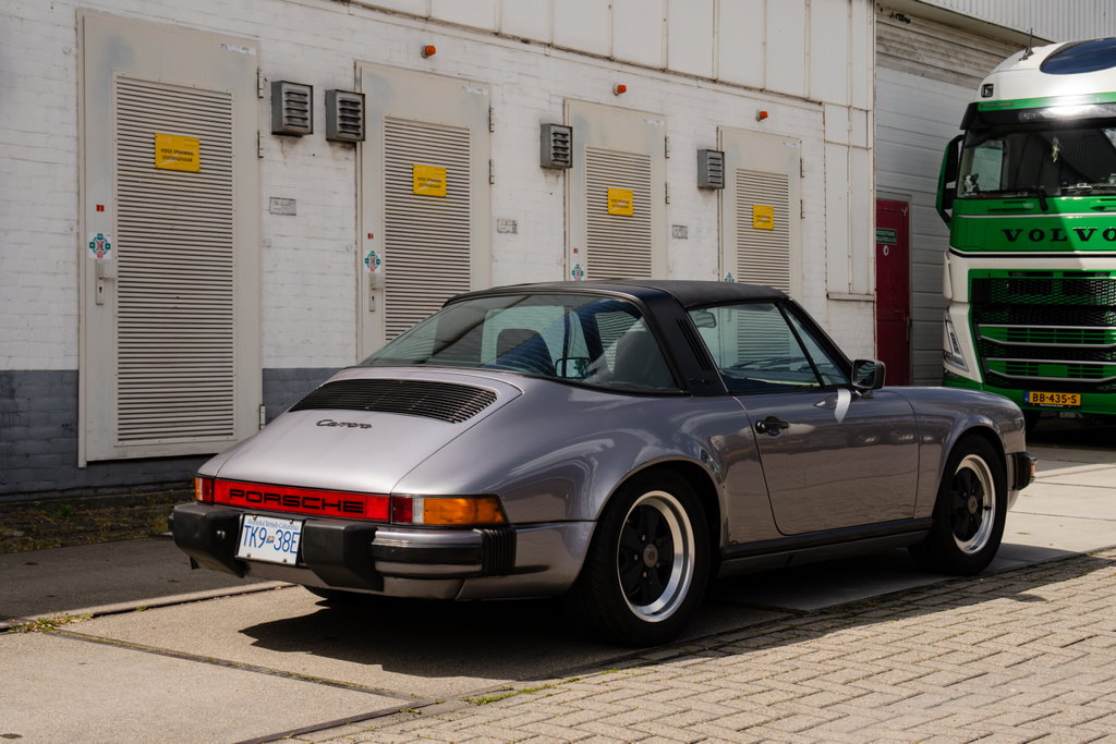 Porsche 911 Carrera 3.2 (US)