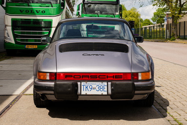 Porsche 911 Carrera 3.2 (US)
