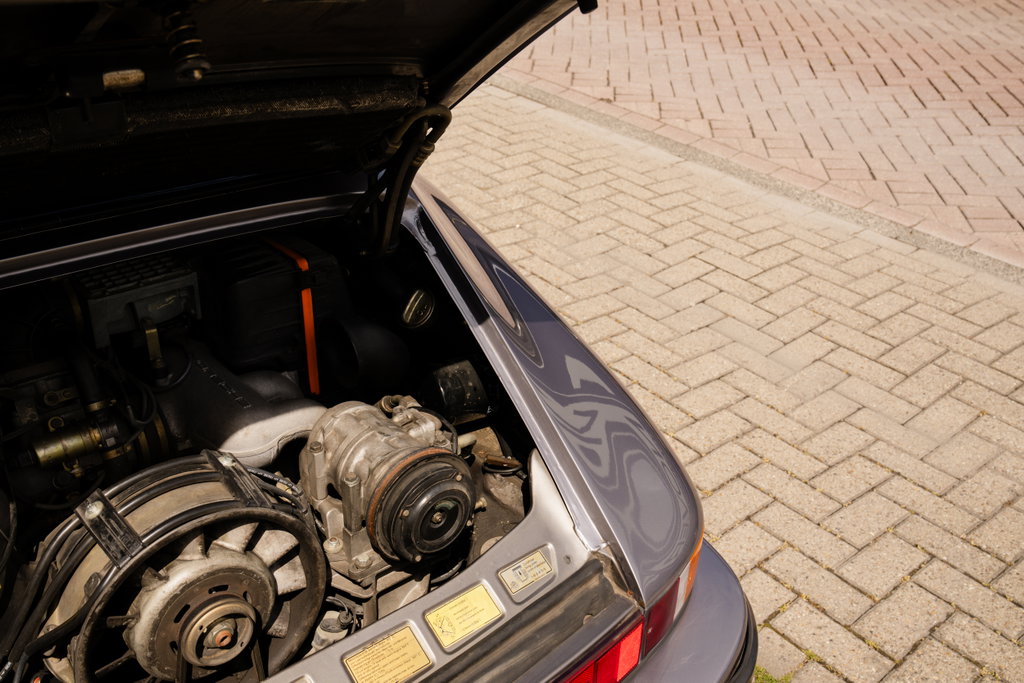 Porsche 911 Carrera 3.2 (US)