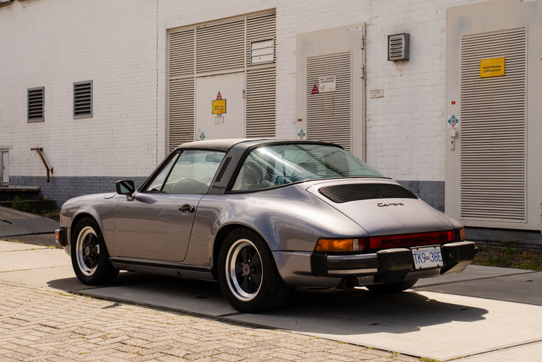 Porsche 911 Carrera 3.2 (US)