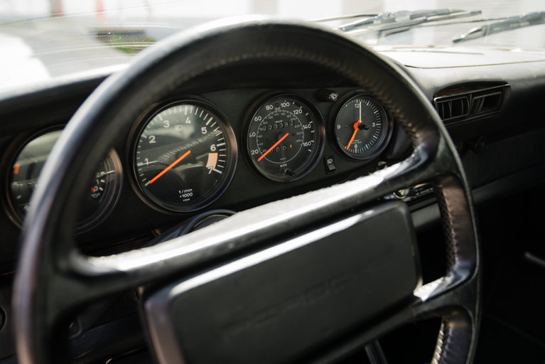 Porsche 911 Carrera 3.2 (US)