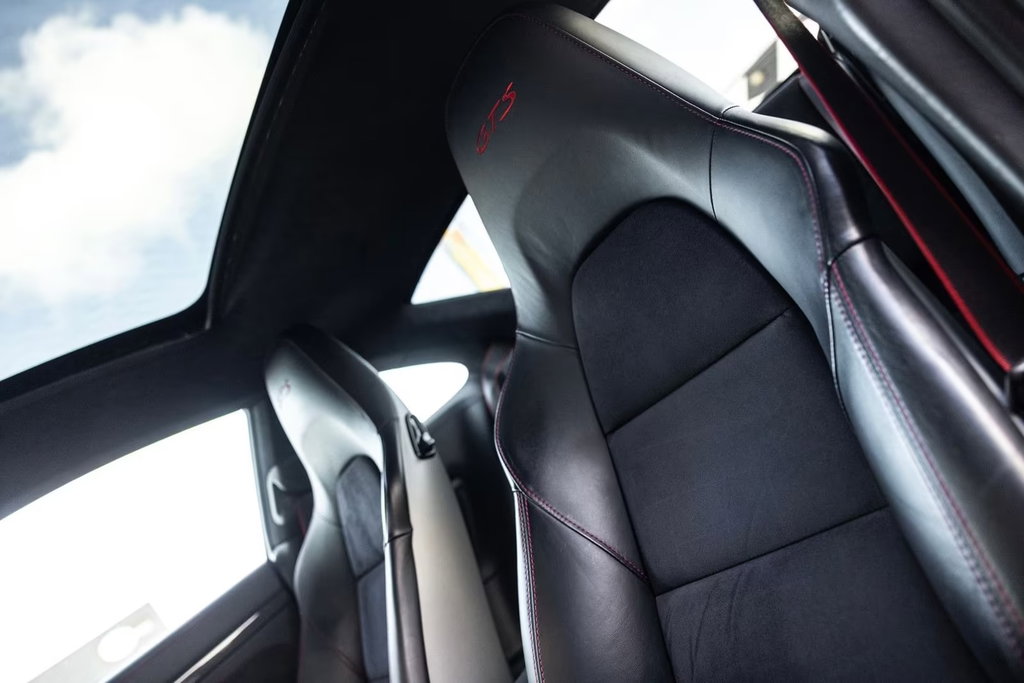 Porsche 991 Carrera GTS