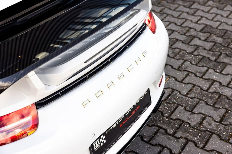 Porsche 991 Carrera GTS