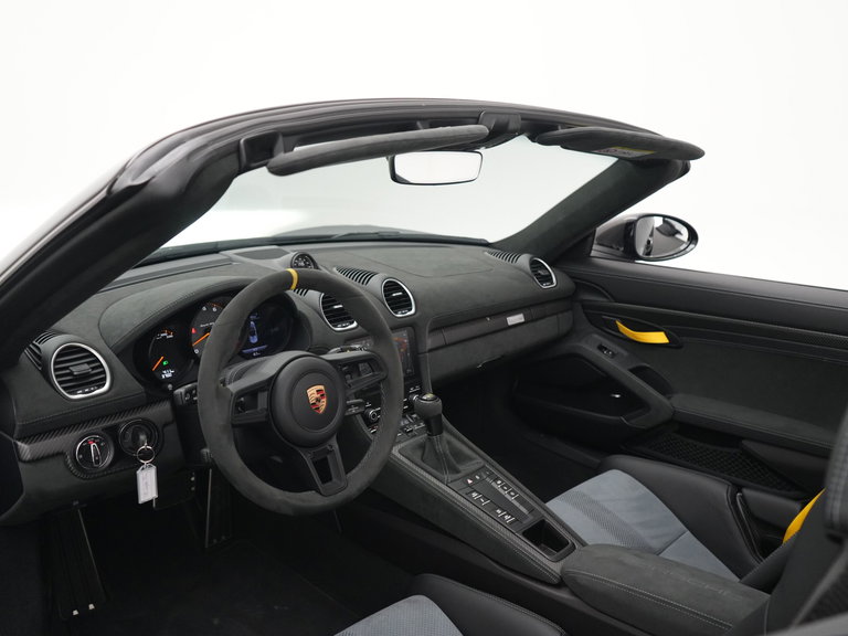 Porsche 718 Spyder RS