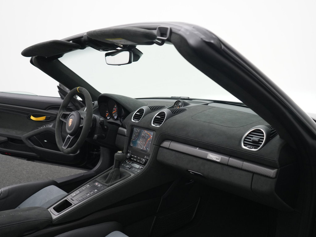 Porsche 718 Spyder RS