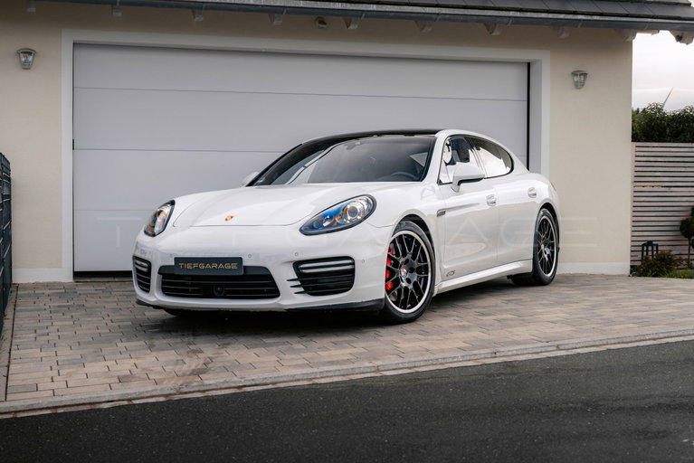 Porsche Panamera GTS