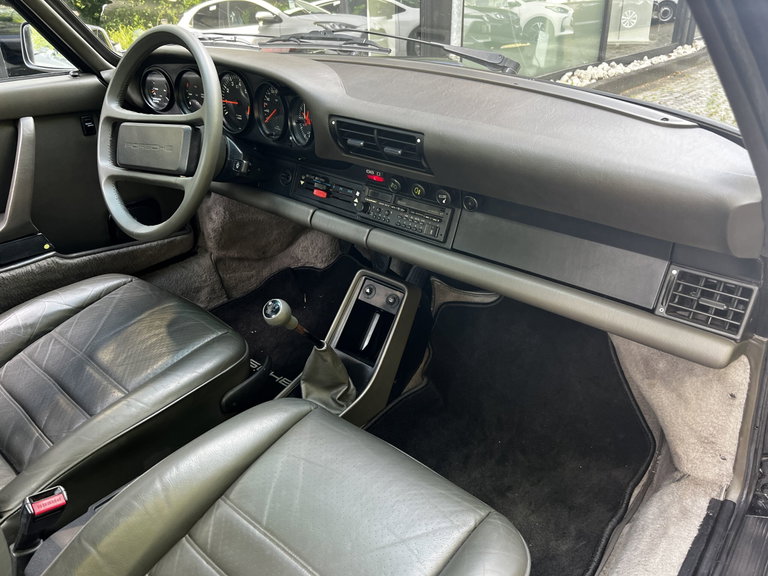 Porsche 911 Carrera 3.2