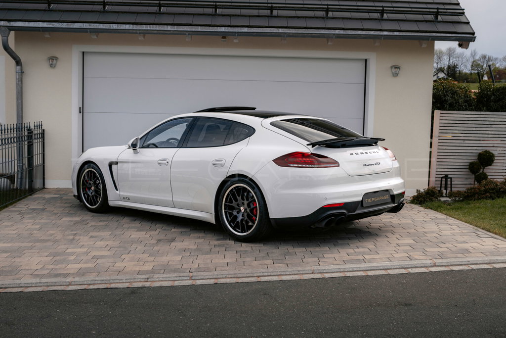 Porsche Panamera GTS