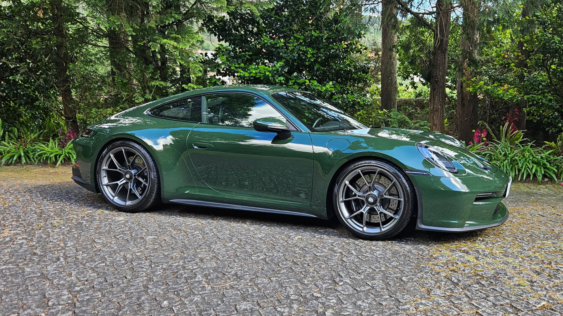 Porsche in Underberg Green P6G - Color Overview - elferspot.com