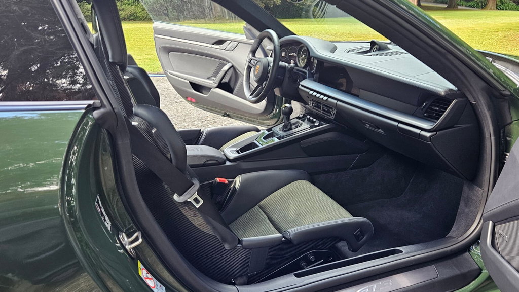 Porsche 992 GT3 Touring