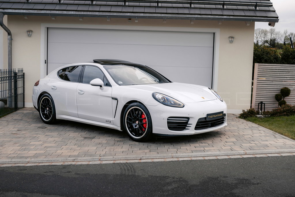 Porsche Panamera GTS