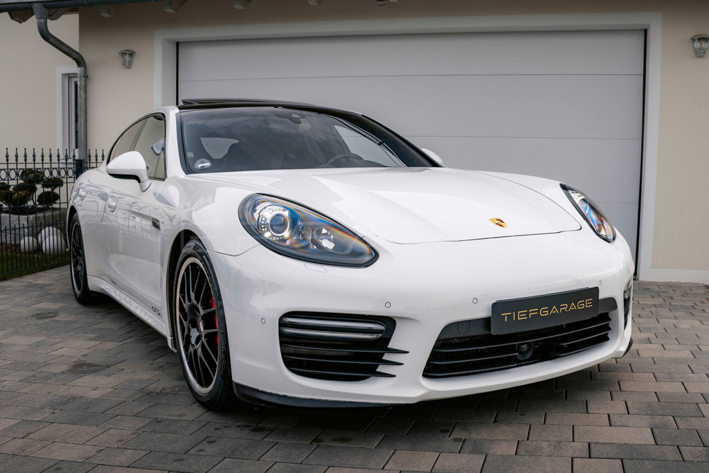 Porsche Panamera GTS