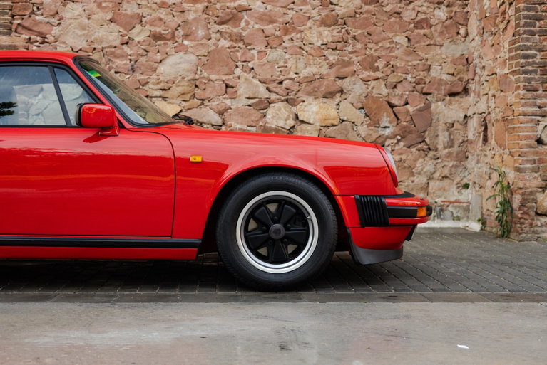 Porsche 911 Carrera 3.2