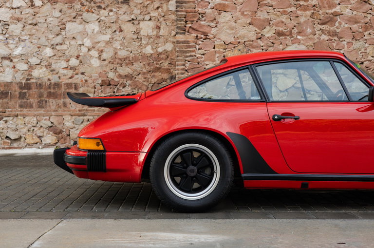 Porsche 911 Carrera 3.2