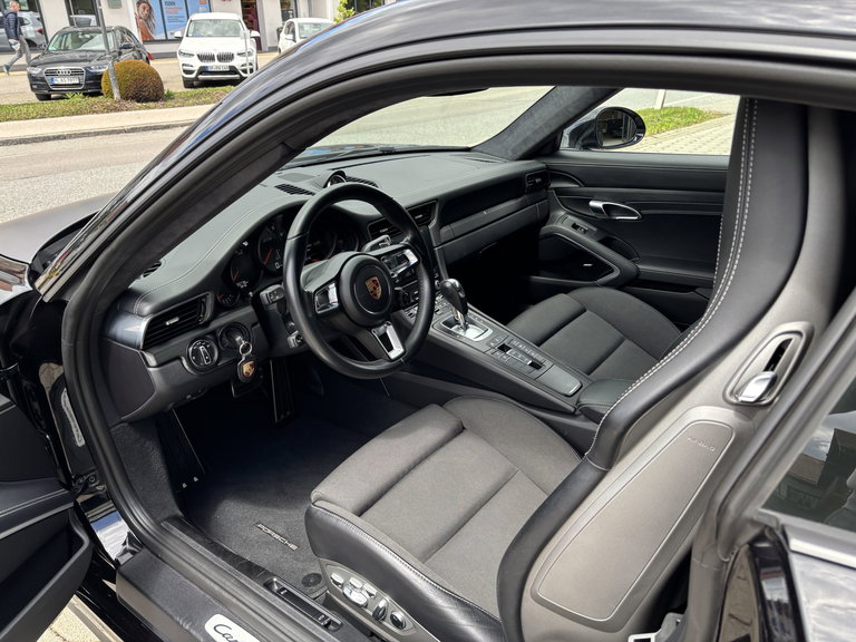 Porsche 991.2 Carrera GTS