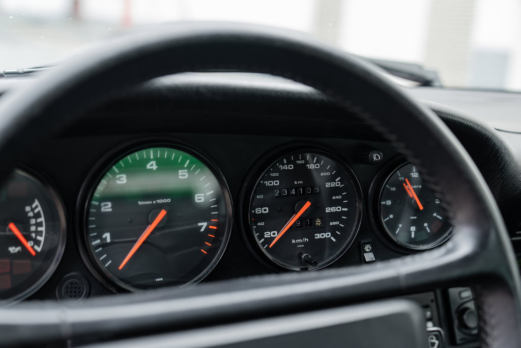 Porsche 964 Carrera 4