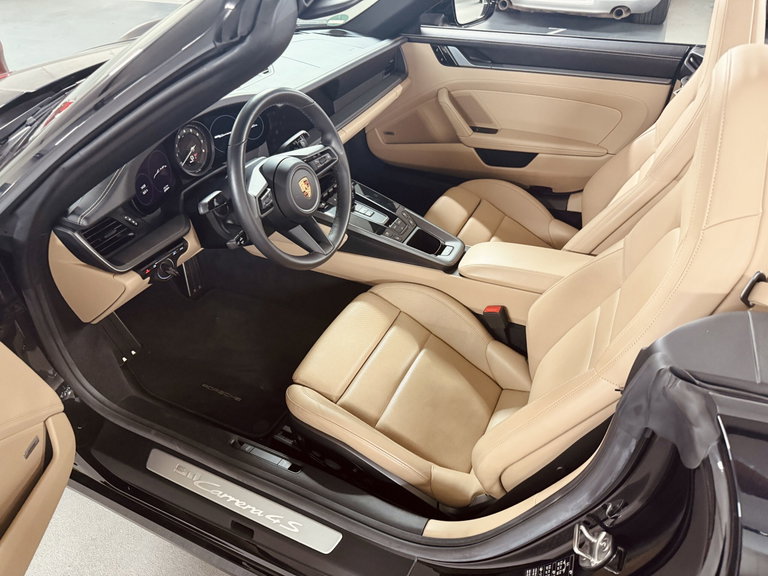 Porsche 992 Carrera 4S