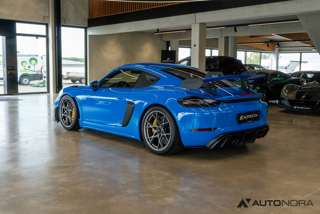 Porsche 718 Cayman GT4 RS