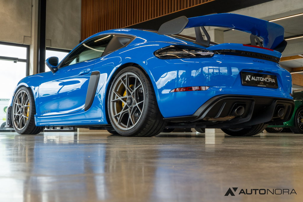 Porsche 718 Cayman GT4 RS