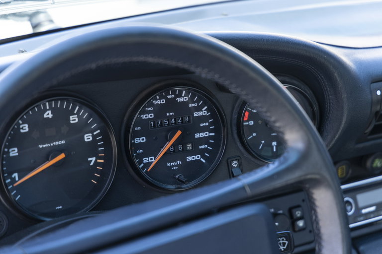 Porsche 964 Carrera 4