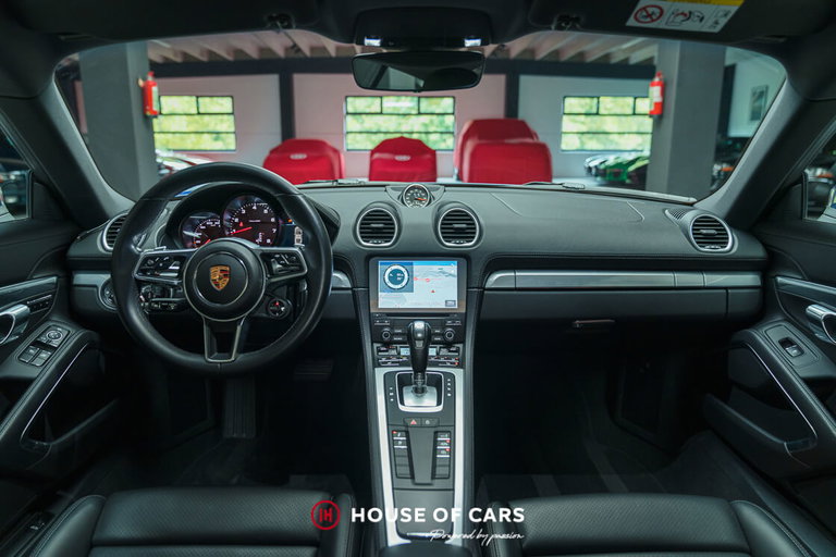 Porsche 718 Cayman
