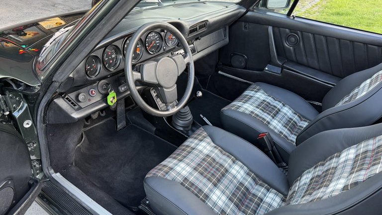 Porsche 911 Carrera 3.2