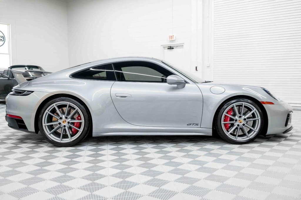 Porsche 992 Carrera GTS