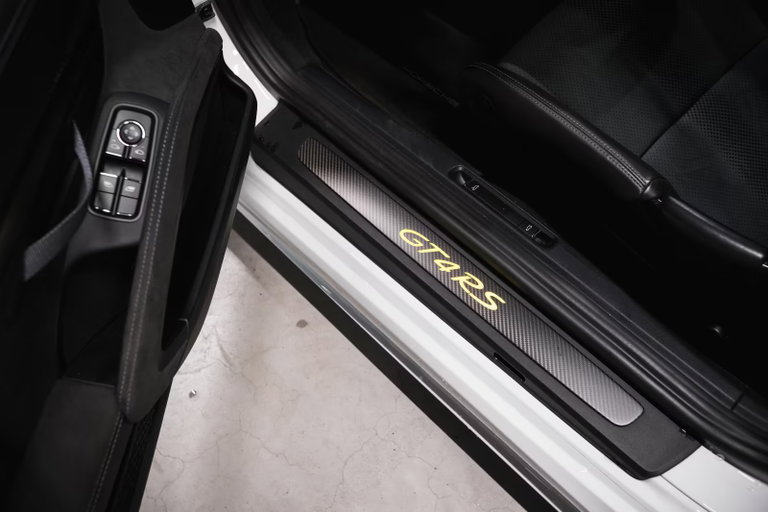 Porsche 718 Cayman GT4 RS