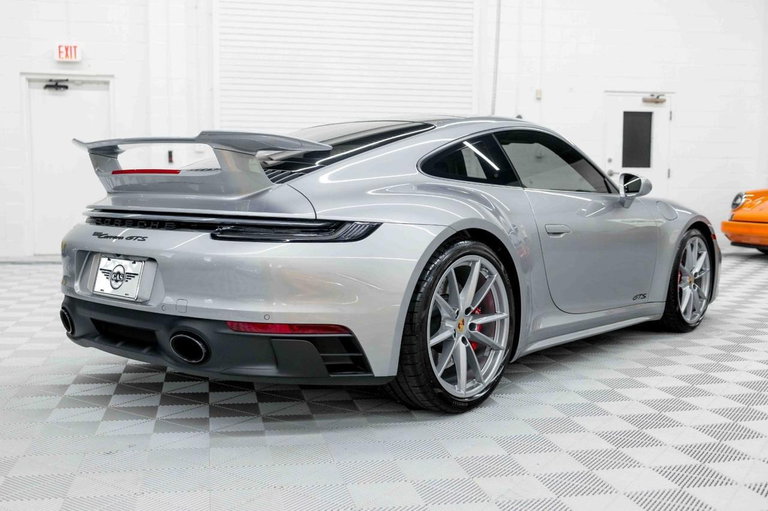 Porsche 992 Carrera GTS