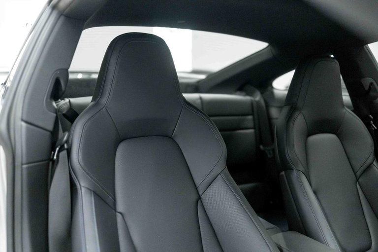 Porsche 992 Carrera GTS