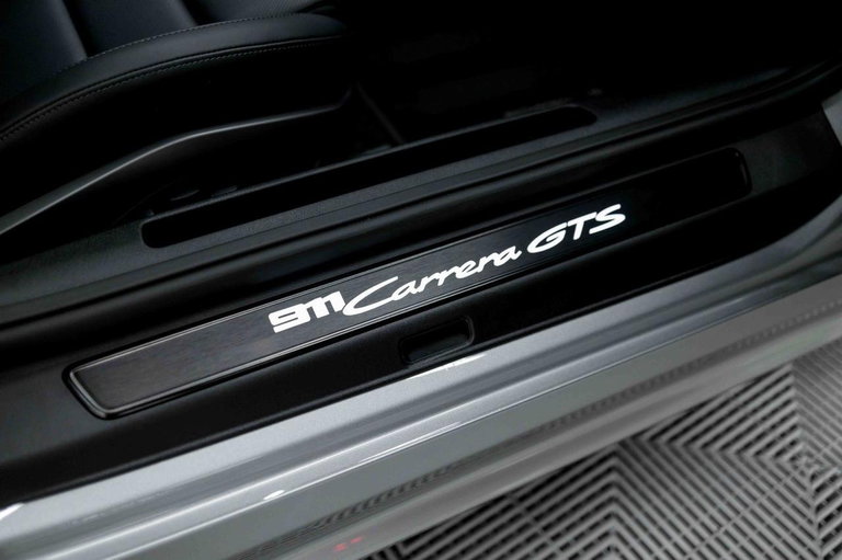 Porsche 992 Carrera GTS