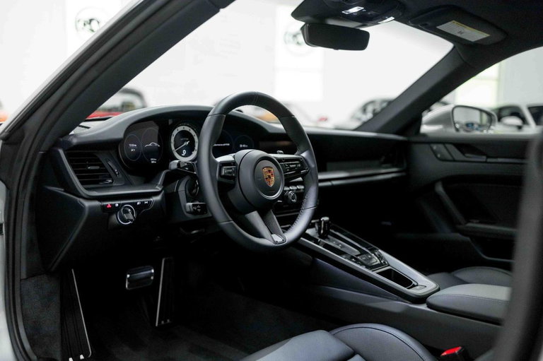 Porsche 992 Carrera GTS