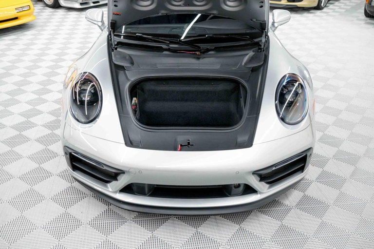 Porsche 992 Carrera GTS