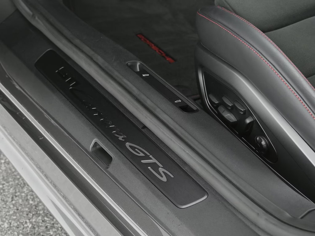 Porsche 992 Carrera GTS
