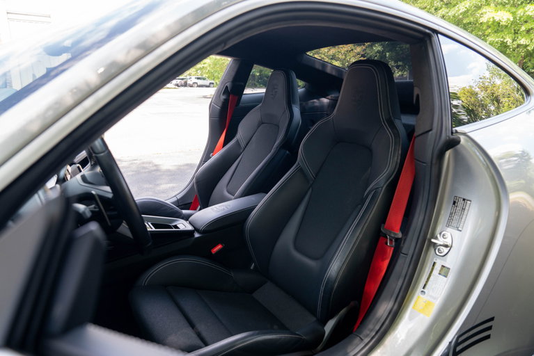 Porsche 992 GT3 Touring
