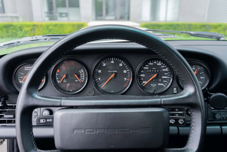 Porsche 964 Carrera 4