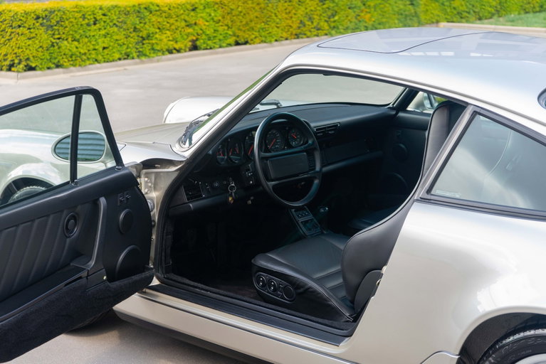 Porsche 964 Carrera 4