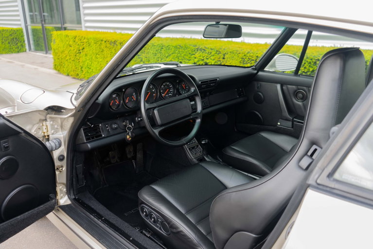 Porsche 964 Carrera 4
