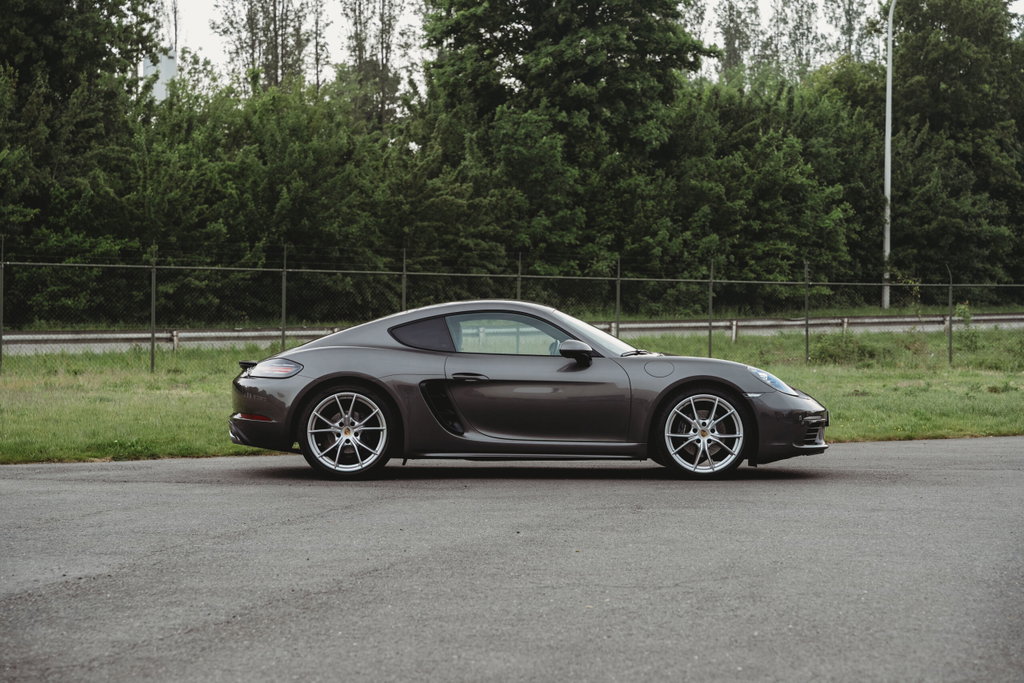 Porsche 718 Cayman