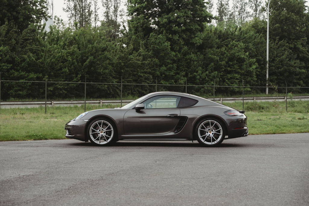 Porsche 718 Cayman
