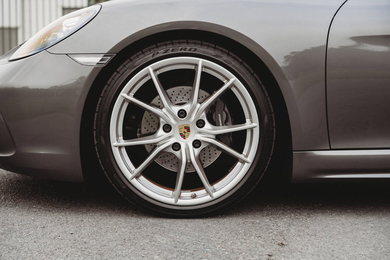 Porsche 718 Cayman