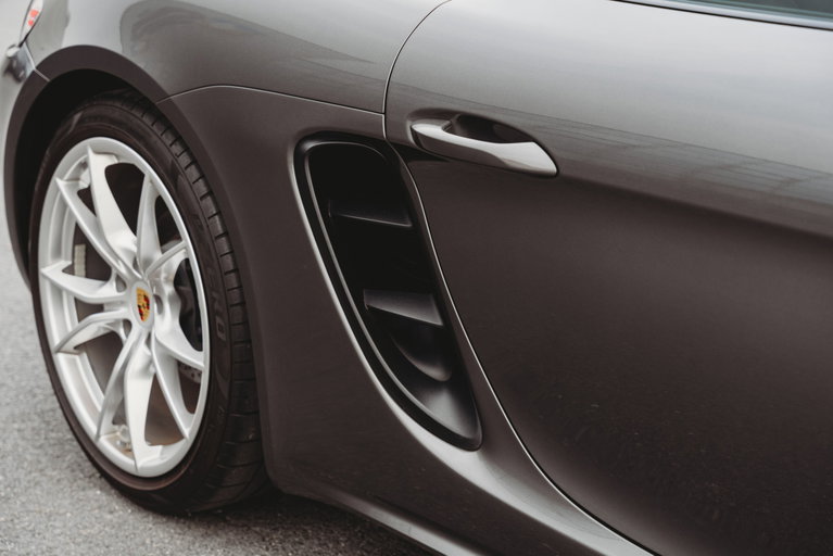 Porsche 718 Cayman