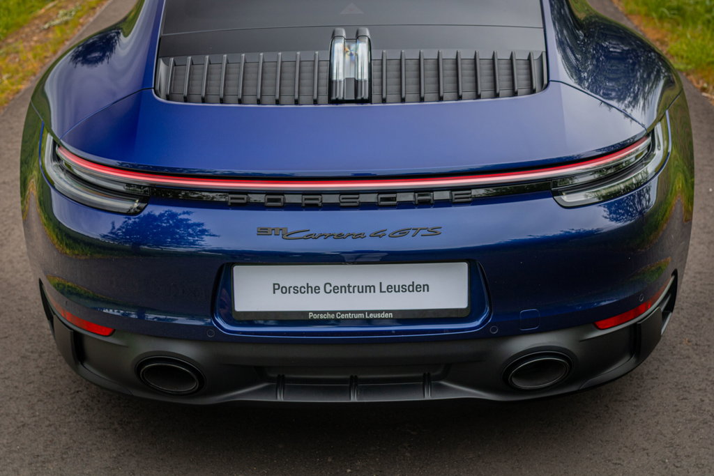 Porsche 992 Carrera 4 GTS