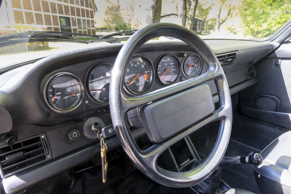 Porsche 911 Carrera 3.2